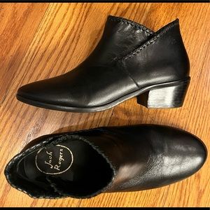 EUC Jack Rogers Ankle Boots, Black